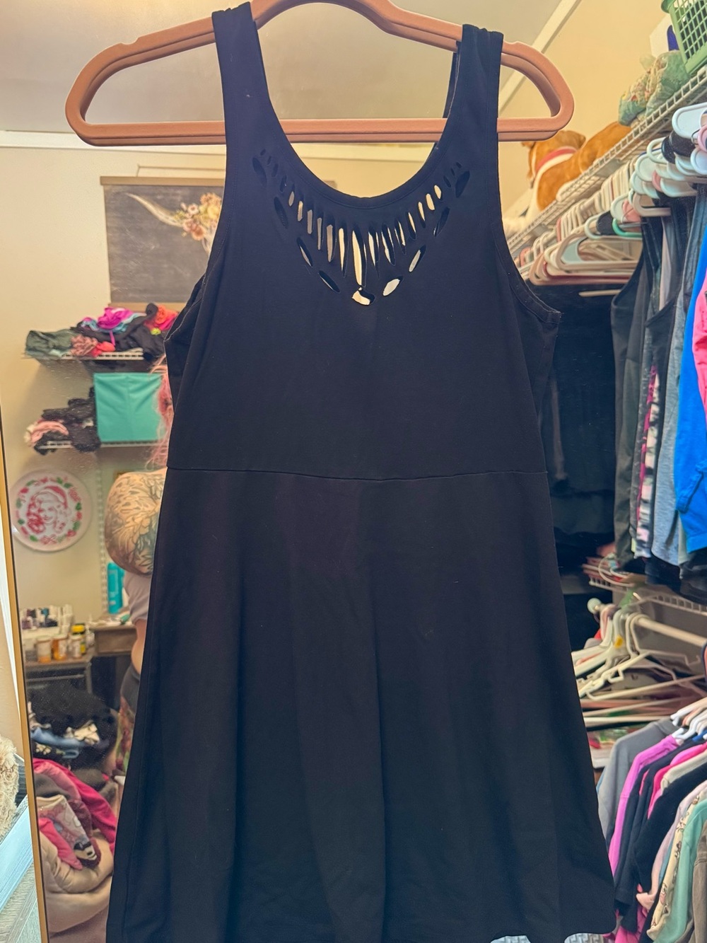 Black Sleeveless Cutout Neckline Dress - Women Medium FOX Racing with PinkDetail